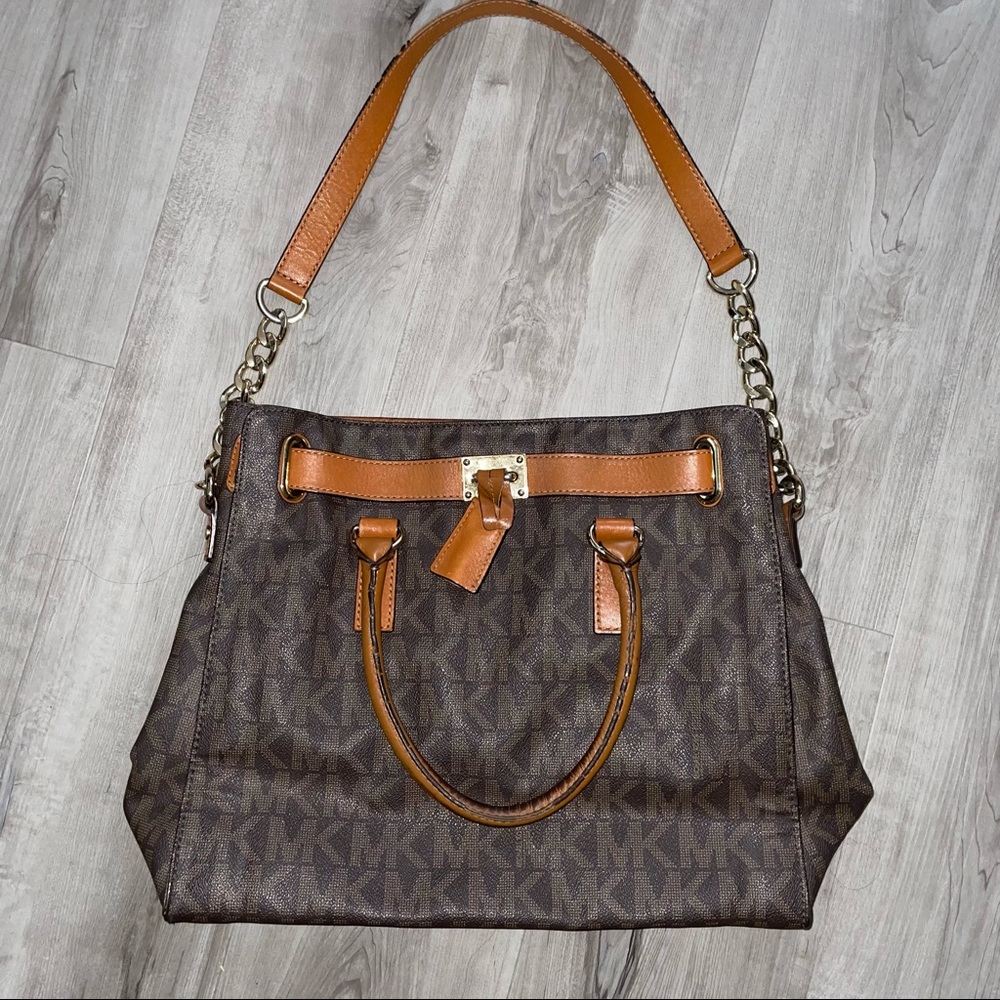 Micheal Kors purse